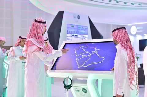 "الداخلية" تكشف عن أنظمة ذكية تتعرف على وجوه المطلوبين ولوحات السيارات