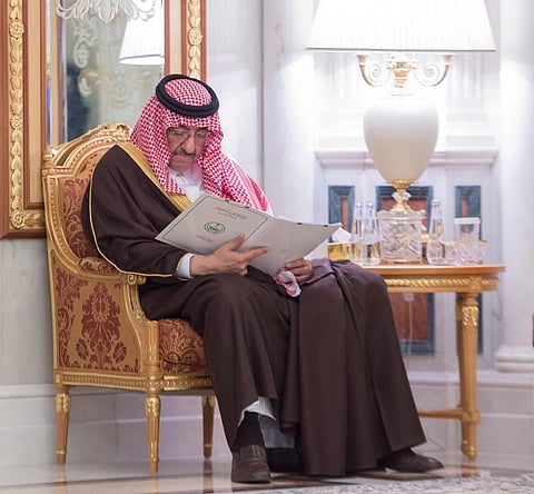 شاهد.. "ولي العهد" يواصل إنجاز المعاملات في كل الأوقات