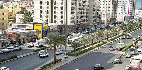 المدينة.. مستثمر يستولى على حديقة واسم تجاري عالمي ويقدّم "شيشة" داخل حد الحرم