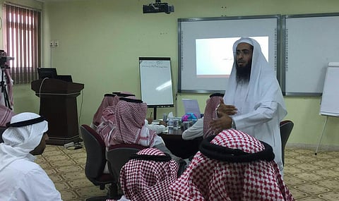 الحازمي يقود ورشة " تمكين التعلم" بمشاركة 40 معلماً بالليث