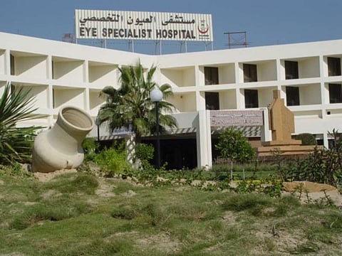 الأربعيني فاقد البصر يكشف لـ"سبق" تفاصيل عودة بصره بعد 13 عاماً