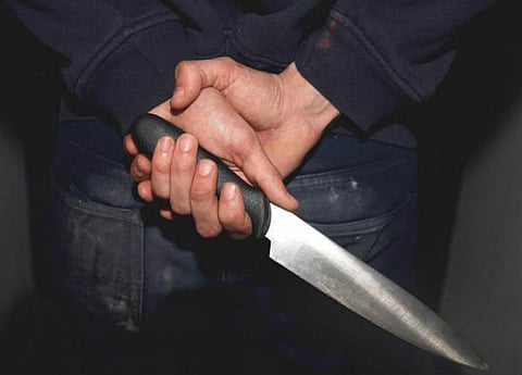 بريطاني يطعن راكب قطار في لندن ويصيح: "أريد أن أقتل مسلمًا"