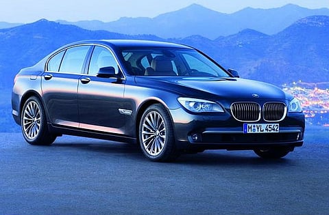 خلل في حساس الوسادة الهوائية يتسبب في استدعاء 616 مركبة BMW