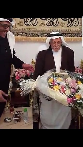 وفد تعليم عسير يكرم رموز الأدب في يوم اللغة العالمي