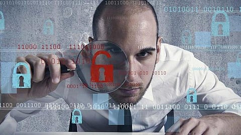 ​هل تطلب الولايات المتحدة فعلاً من المسافرين كشف حساباتهم في شبكات التواصل؟