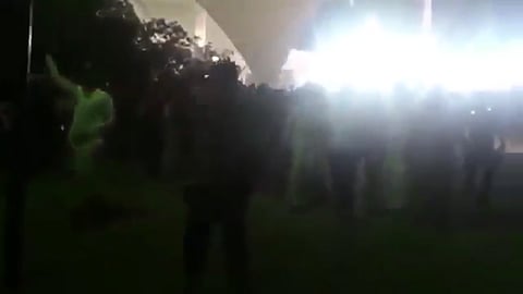 مصادر: فيديو هتافات السوريين أمام إستاد الملك فهد.. قديم