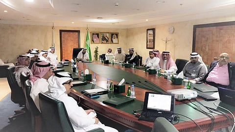 سير تطبيق برنامج الملك سلمان لتنمية الموارد البشرية في اجتماع بالرياض