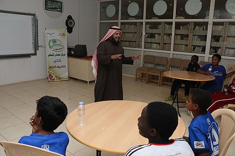 أبناء "تربية شقراء الاجتماعية" في زيارة لنادي الحي بأشيقر