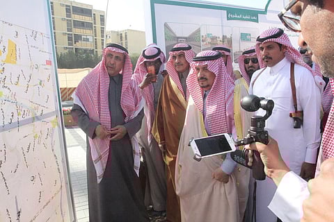 أمير الرياض يفتتح نفقين بطريق الملك سعود ويدشن نفق "الأمير تركي"