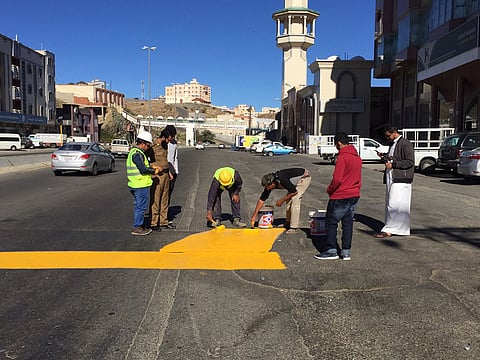 "إسعاد" توقع اتفاقية مع مرور الباحة لعلاج الحفر والمطبات