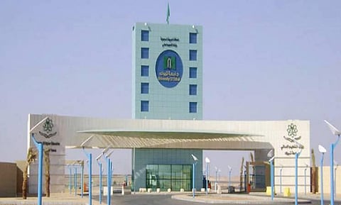 جامعة تبوك تعتزم تطبيق نظام المخالفات المرورية