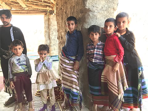 شاهد: عائلة "قطامي" تجابه الفقر ببطاقة مرهونة .. هذه قصة الصفيح والديون المليونية