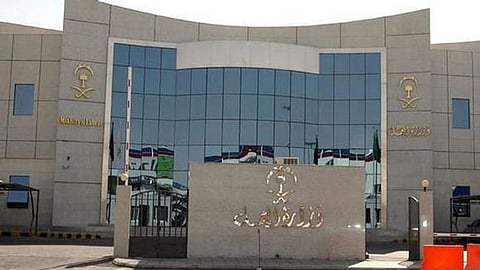 "العمل": إلغاء نظام الكفالة غير صحيح