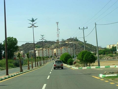 العارضة.. حابس ابنته يبرر فعلته: رفضت إعطائي مكافأة الجامعة