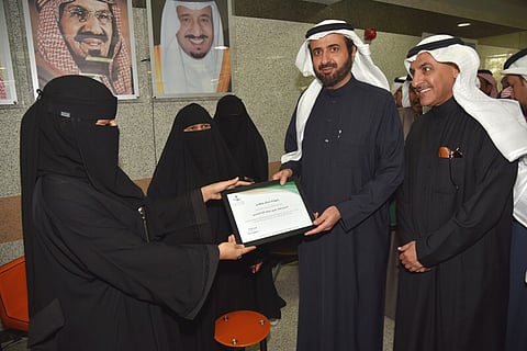 "الربيعة" يكرّم ممرضة تبرعت بجزء من كبدها لطفل لا تعرفه