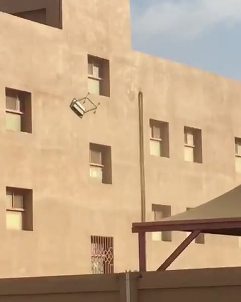 جازان ..فيديو رمي الطاولات المدرسية يتفاعل و "التعليم" تبدأ التحقيق