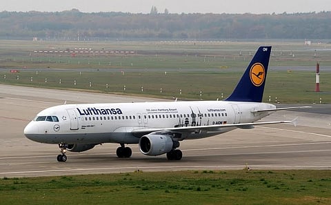 مطار باريس.. طائرة "لوفتهانزا" تنجو من كارثة