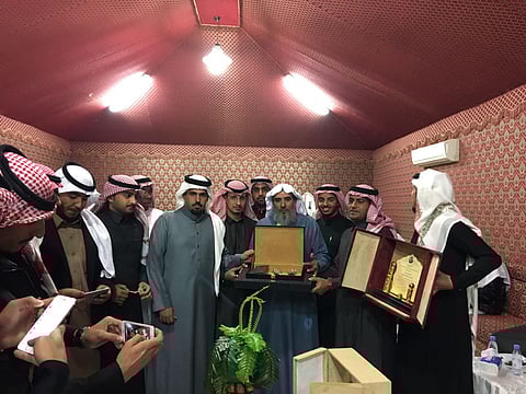 منسوبو الوردية الرابعة  بشرق الرياض يكرمون "العنزي" بمناسبة تقاعده
