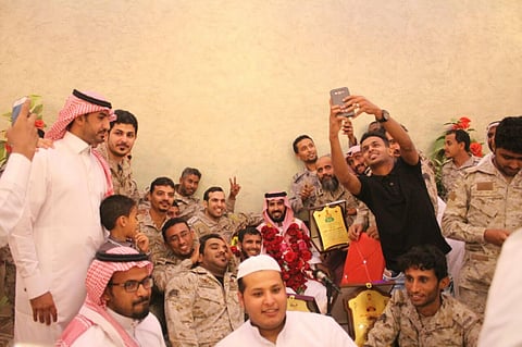 هكذا استقبل أهالي جازان البطل "عقيلي" الشاهد على فدائية بواسل السعودية في الحروب