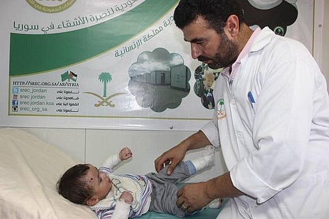 العيادات السعودية عالجت أكثر من 4 آلاف طفل سوري يناير الماضي