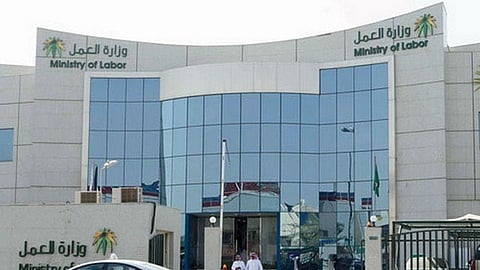 تحديث بيانات مستفيدي الإعاقة والضمان.. نسبة الإناث أعلى من الرجال