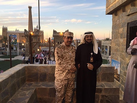 قائد حراسة الجنادرية يزور قرية الباحة التراثية ويشيد بالتنظيم