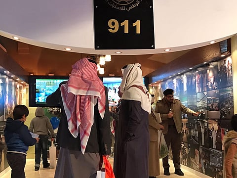 شاهد.. الزوار يتوافدون على جناح عمليات ٩١١ الأمني بالجنادرية