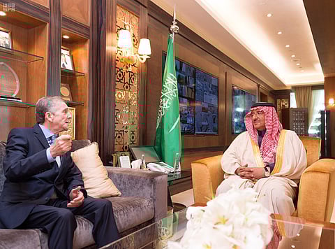 ولي العهد يستقبل سفير الجزائر لدى المملكة