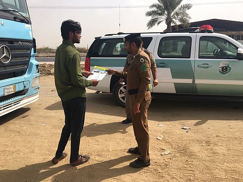 جازان.. حملة مرورية توعوية لتركيب الحواجز بالشاحنات