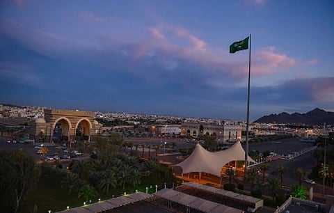 إدارات جديدة للتحول الوطني وقطاع الأعمال والأوقاف بالجامعة الإسلامية