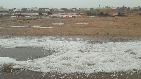 بالصور.. أمطار غزيرة على القصيم مصحوبة بزخات البَرَد