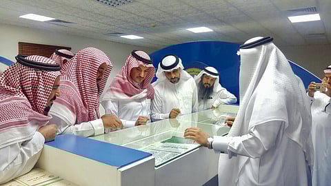 "ابن حميد" يزور الجوف ويبدي إعجابه بمعرض "الهيئة"