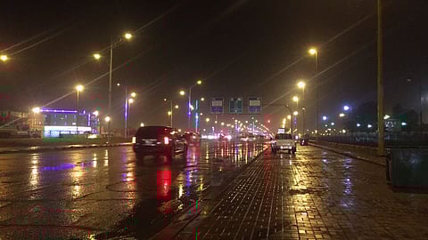 الأمطار تغسل غبار مدينة طريف شمال السعودية