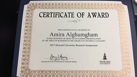 طالبة سعودية تفوز بجائزة أفضل بحث اقتصادي علمي بواشنطن