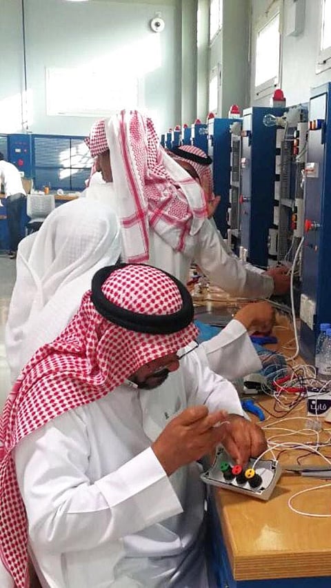 تأهيل 1062 مواطناً ومواطنة في المرحلة الأولى لبرنامج "أُتقن" بمكة