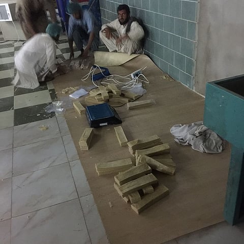إغلاق سوبر ماركت مخالف لإعداد رقائق السمبوسة في نجران
