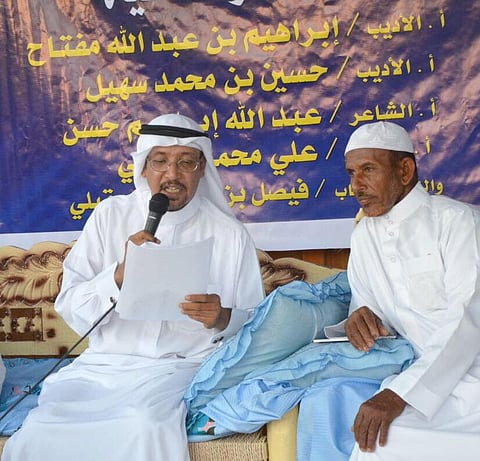 "سهيل" أديب "فرسان" وعاشقها المخلص وقصة 4 عقود من التفرد الشعري