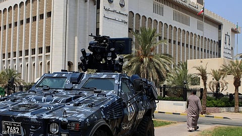 السجن للمتهمين بـ "خلية العبدلي" بالكويت .. تخابروا مع إيران و"حزب الله"