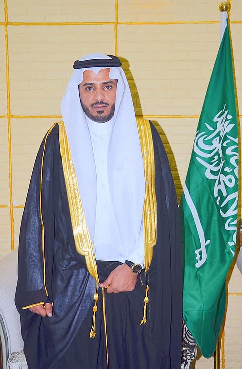 "لافي" يحتفي بزواجه في الثمامية