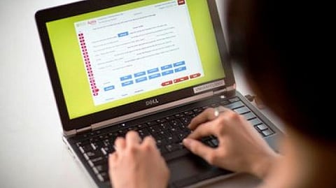 "الصحة" و"العمل": اختبار "الأبتس" عنصر أساسي لتأهيل خريجي الدبلومات الصحية