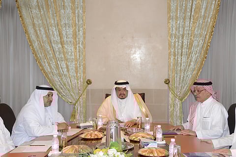 وزير الحج يواصل جولاته التفقدية ويقف على جاهزية "مكتب الوكلاء"