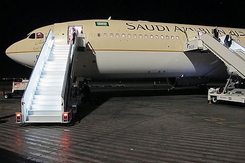 "الخطوط السعودية": إخلاء 251 راكبًا من طائرة كانت متجهة للخرطوم