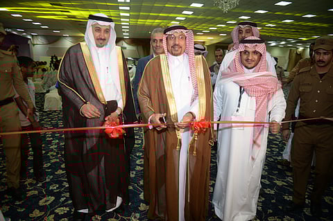 أمين عسير يدشن حفل انطلاق مهرجان القرية العربية بأبها
