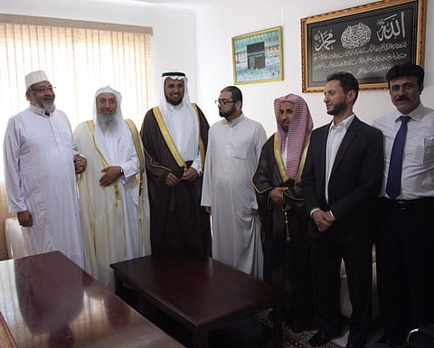 وكيل "الشؤون الإسلامية" ومستشار الوزير يزوران مركز الدعوة لأمريكا اللاتينية