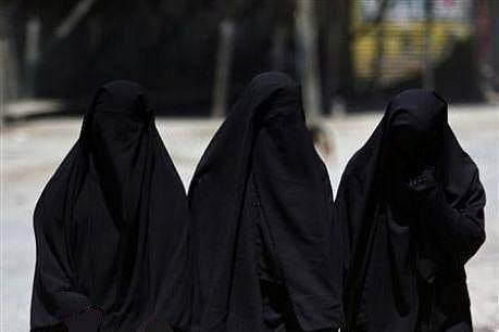 الإمارات تدعو مواطنيها في النمسا لمراعاة حظر "النقاب"