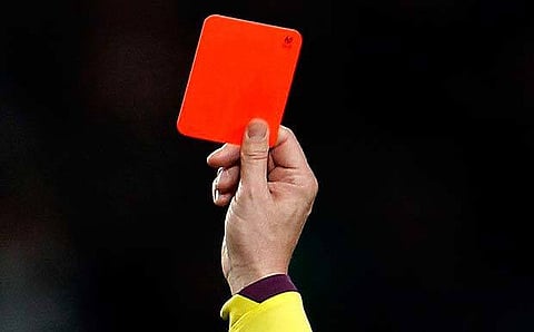 الإيقاف يعصف بثلاثة لاعبين عن منافسات الجولة الثامنة للدوري السعودي