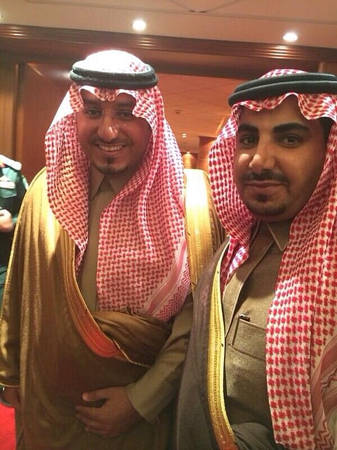 "العطوني" يعزي القيادة في وفاة "منصور بن مقرن"