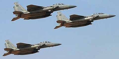 45 جثة حوثية خلال ساعات.. التحالف قتل 25 وقناصة صنعاء تكفّلوا بالبقية