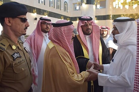 بالصور.. وكيل إمارة جازان يتقدم المصلين على "الفيفي" شهيد الواجب