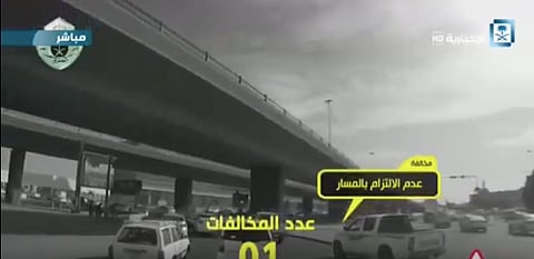 شاهد.. كم مخالفة مرورية رصدتها كاميرا خفية متجولة في ٣ كيلو فقط